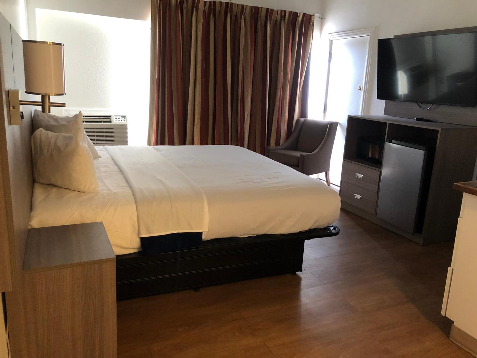 At The Highland Downtown Hotel DEN