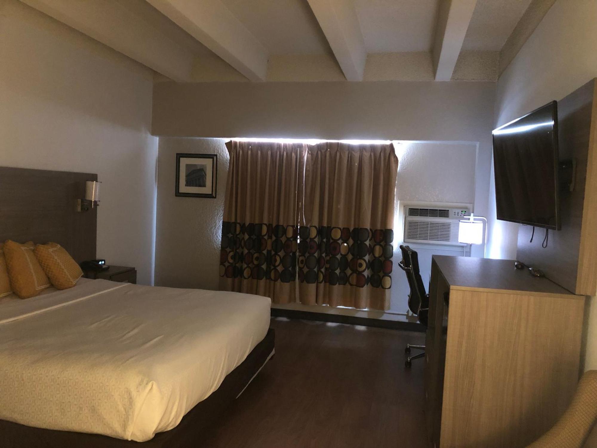 At The Highland Downtown Hotel DEN
