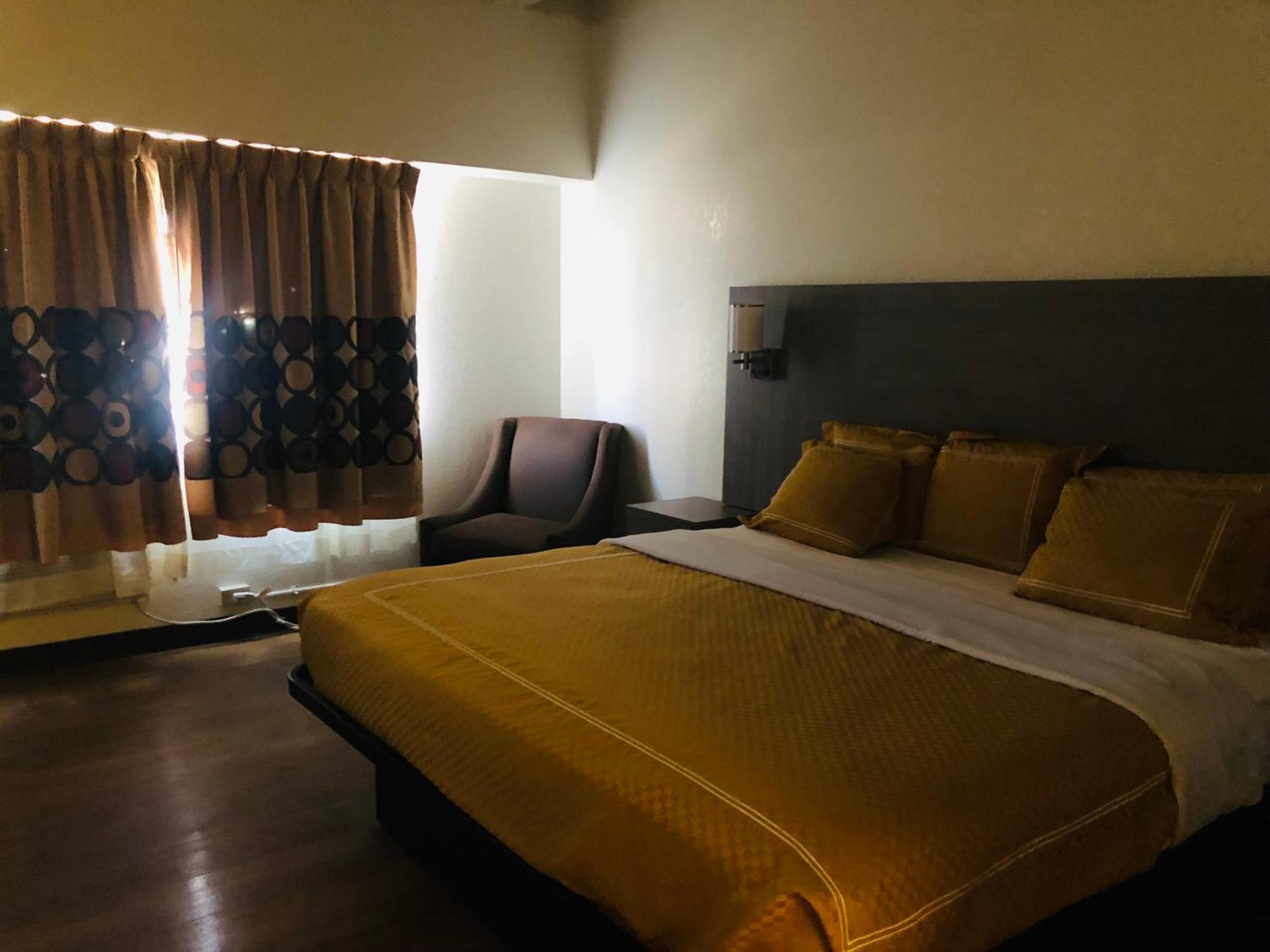 At The Highland Downtown Hotel DEN