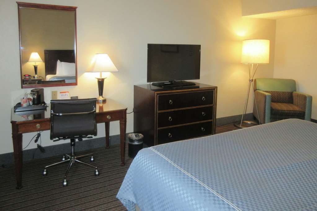 At The Highland Downtown Hotel DEN
